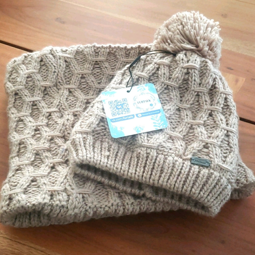FURTALK Hat and neck cover. Very warm, brand new
